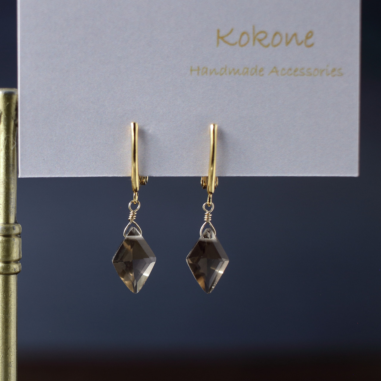 痛くないイヤリング/ピアスみたい/スモーキークォーツのダイヤカットイヤリング(クリップ式)