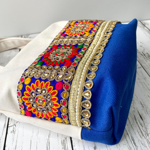 雫ビーズとカラフルな糸のインド刺繍リボントートバッグ トートバッグ 