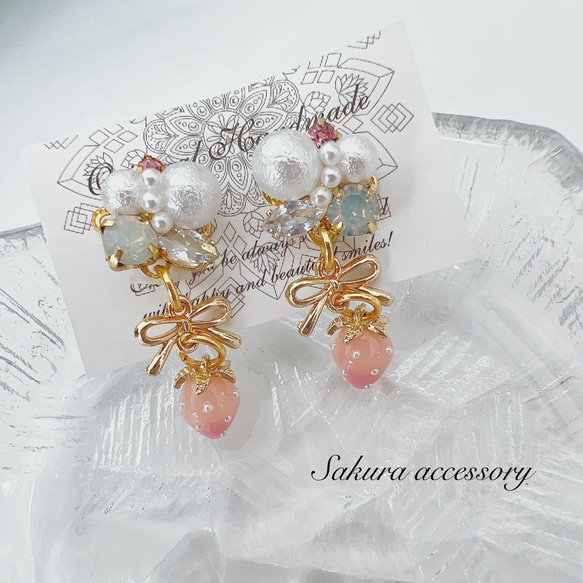 ミニいちご×リボン ビジュー ピアス イヤリング ピアス（その他