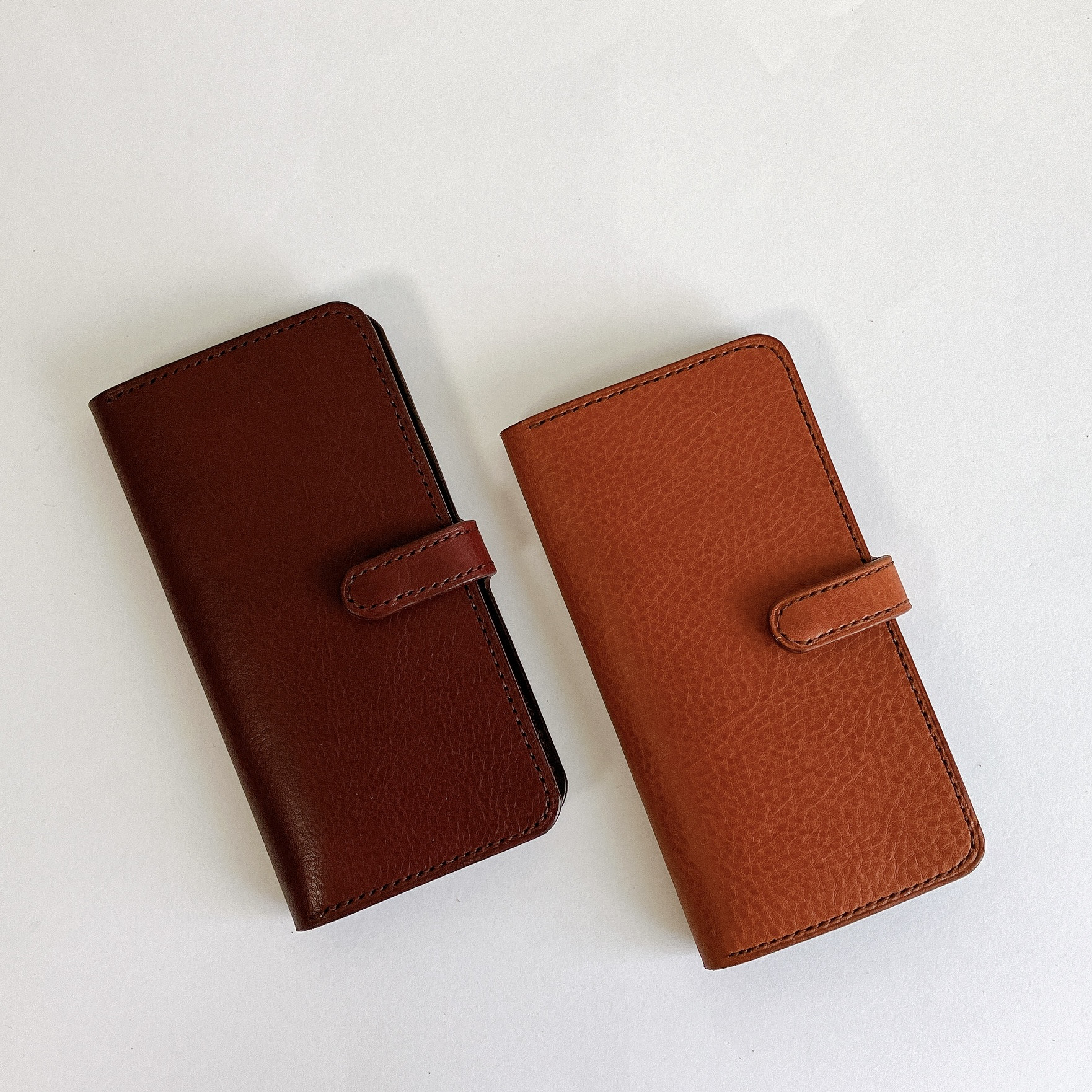 スマホケース　iphone se3　レザー　革