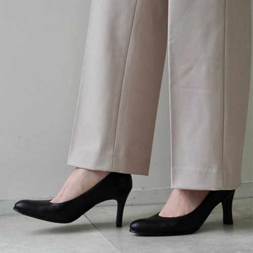 普遍的な美しさ！カットのキレイなプレ－ンパンプス☆8cmヒール
