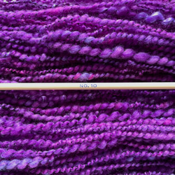 手紡ぎ毛糸〜 双糸 鮮やかな紫　50g　Ｐ－2 3枚目の画像