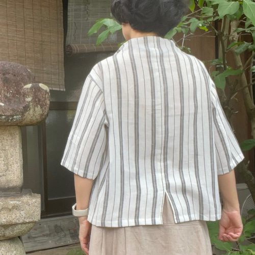 着物リメイク】ショート丈のブラウス/Vネック/綿 ブラウス 古布