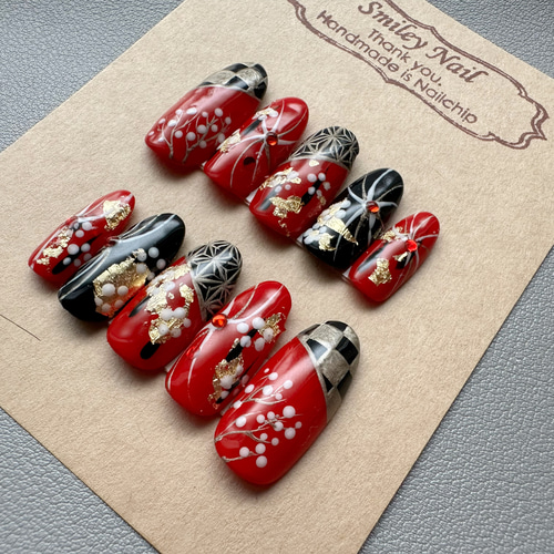 205》着物 成人式 お正月 ネイルチップ 赤 白 黒 ゴールド 和風