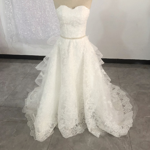 贅沢な小花総レース ウエディングドレス ソフトチュール プリンセス  