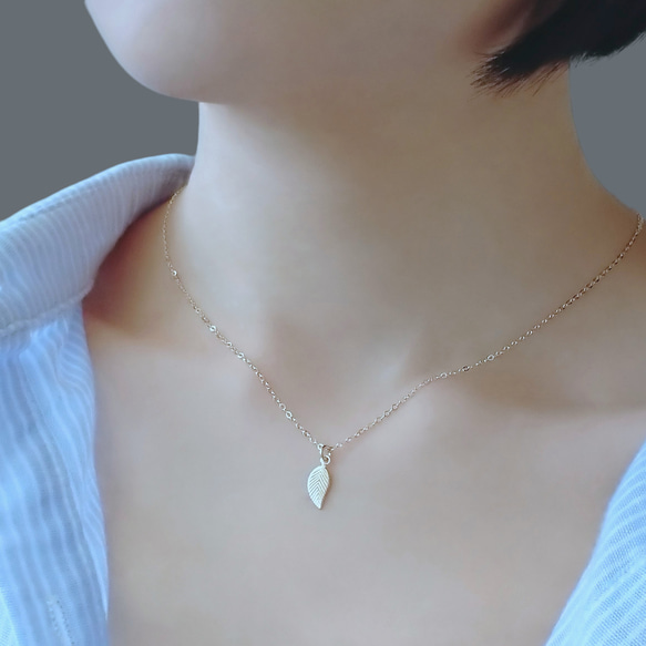 One Leaf Knows Autumn 14K GF ゴールドフィルド ネックレス | 単独で着用することも、重ねて着用する 1枚目の画像