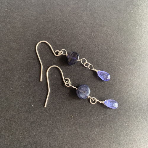 93.天然石アイオライトとタンザナイトシルバーピアス ピアス（フック 