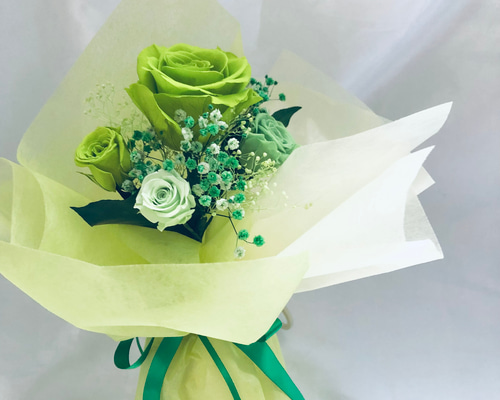 グリーンリーフ 薔薇 アレンジメント ホワイトグリーンローズのプリザーブドフラワーアレンジメント