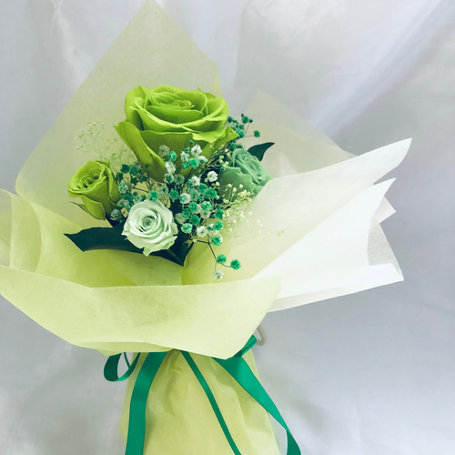 グリーンローズとミニ薔薇とかすみ草のふんわり花束（プリザーブド