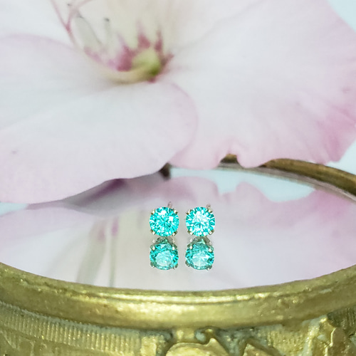 NEW COLOR+ ! 奇跡の輝き パライバトルマリン スタッドピアス 4mm 