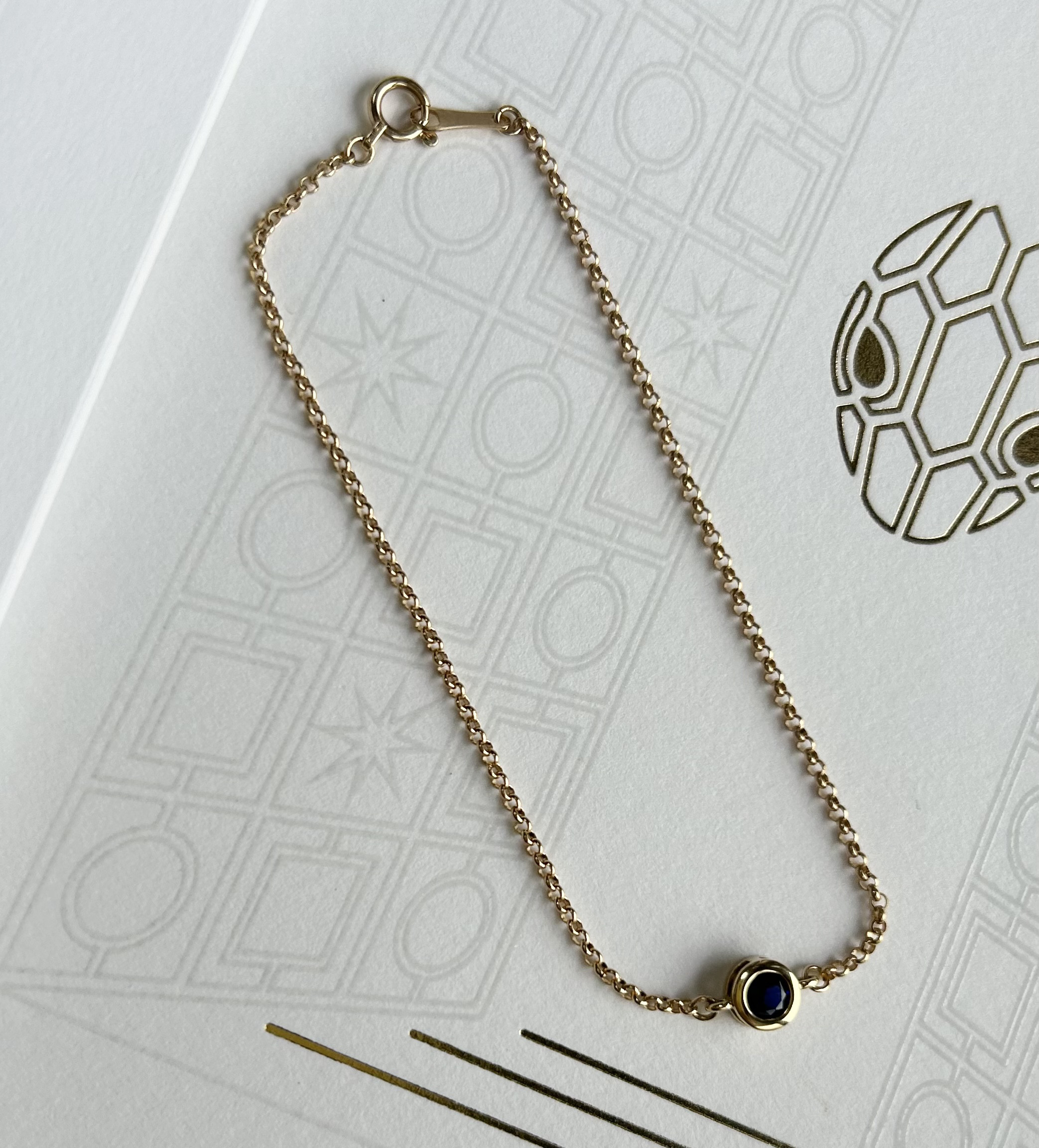 AMULETTE BRACELET, LUCIEVE MODEL (K18)　SAPPHIRE