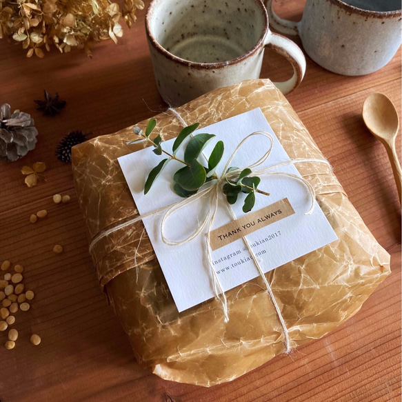 鉄粉のある アンティークな雰囲気の輪花皿 小皿　ブルーグレー 9枚目の画像