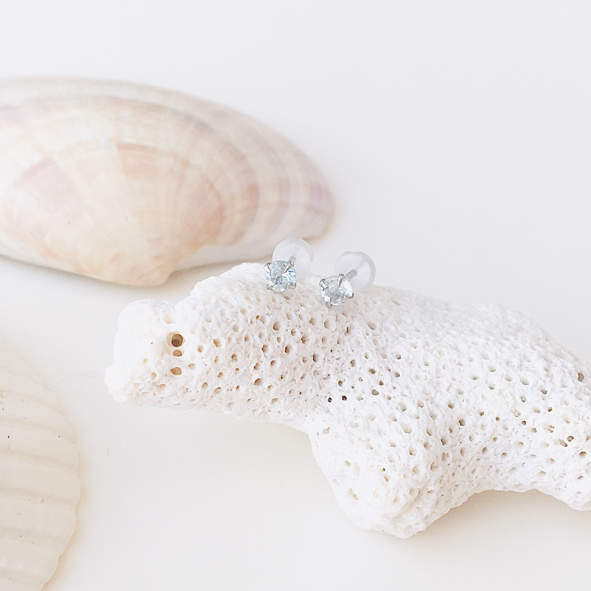 【K14WG】アクアマリンピアス　3mm