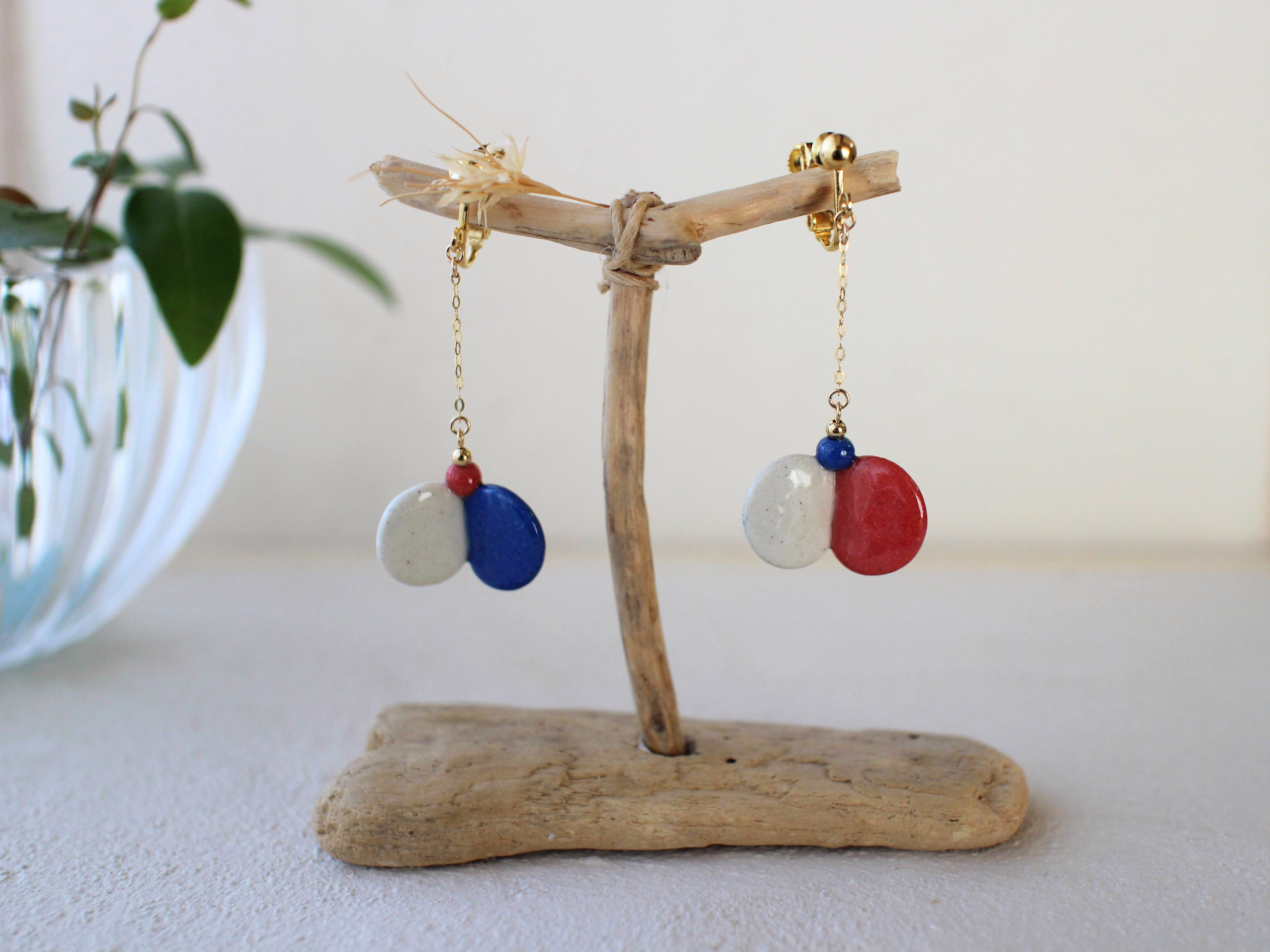 ひらひら　トリコロール イヤリング