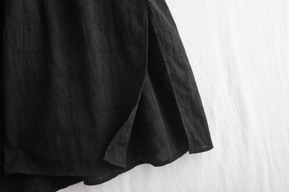 特別感を醸し出す　刺繍生地　ロングシャツワンピース　コットン100％　ブラック190603-4 8枚目の画像