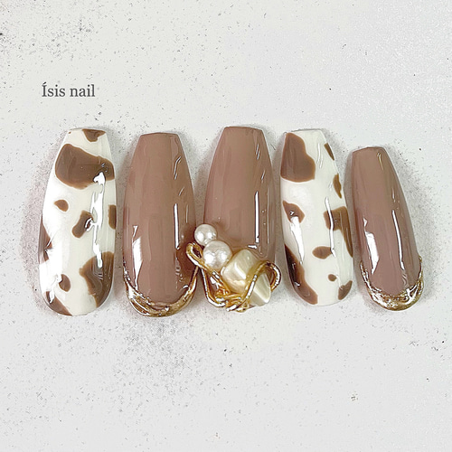 再販】ネイルチップ 牛柄 ニュアンス オーダーネイル 前撮り  