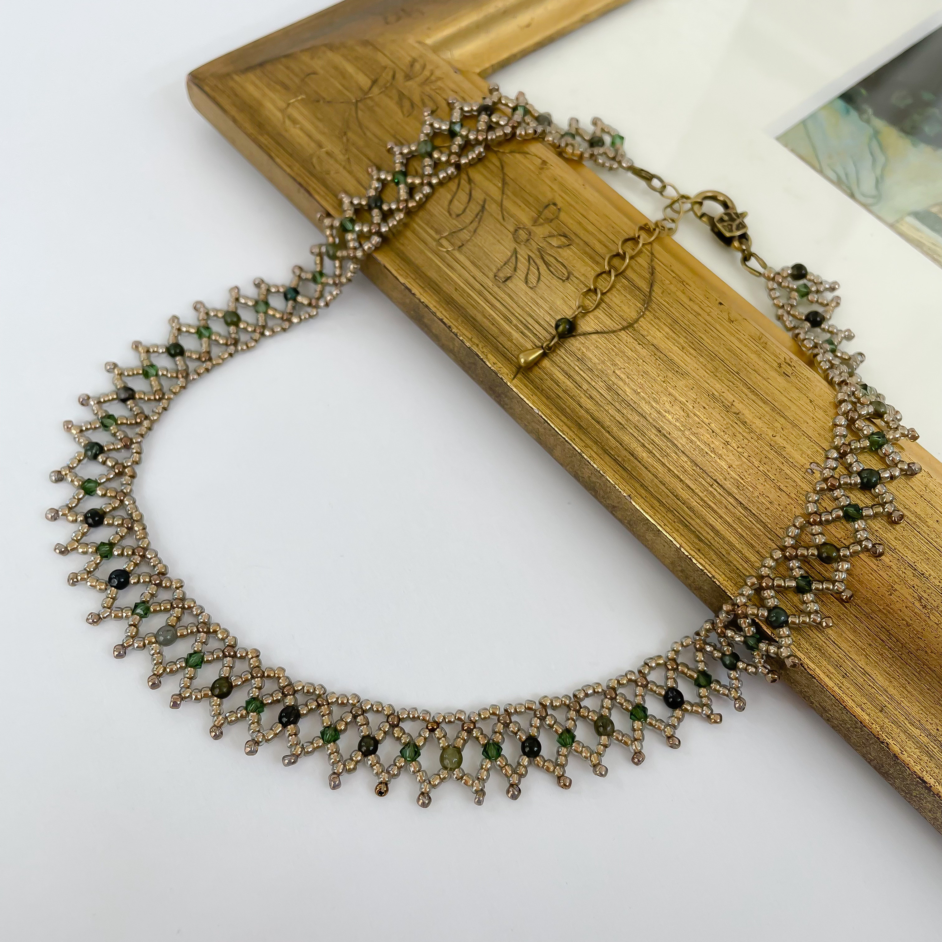 【Atelier Amie】翠（みどり）葡萄色　天然石トルマリン&クリスタルガラスビーズネッティングチョーカー 5,550円