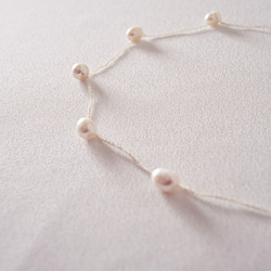 【糸で編み上げたネックレス】pieni cocon（S）淡水パールと糸のネックレス　軽量可愛い　ほっこりナチュラル 3枚目の画像