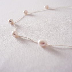 【糸で編み上げたネックレス】pieni cocon（S）淡水パールと糸のネックレス　軽量可愛い　ほっこりナチュラル 2枚目の画像