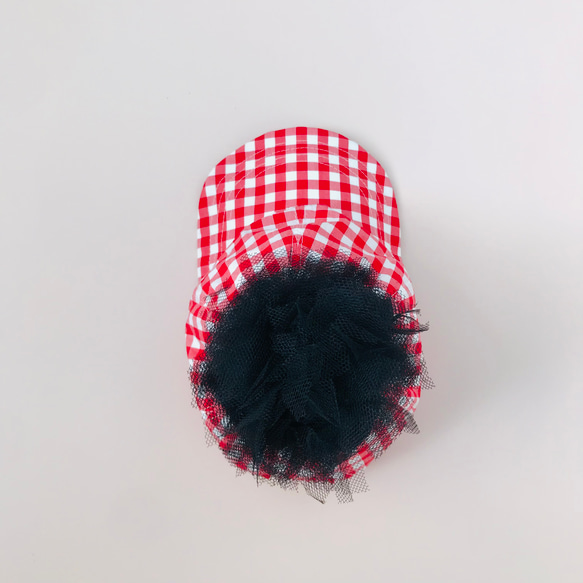 ご出産祝いに☆ベビーのボンボンキャップ　ストロベリーチェック☆帽子 3枚目の画像