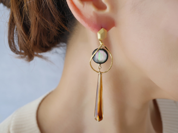 黒蝶貝とべっ甲のピアス/イヤリング ピアス（スタッド・一粒