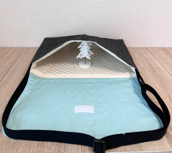 岡山県産デニム使用　図書袋　お散歩ワニさんキルティング×ブラックデニム 4枚目の画像