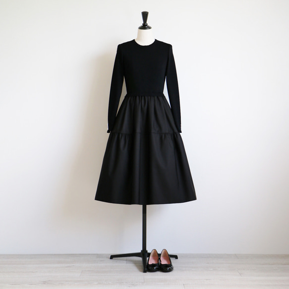 [售罄！ ] 塔夫綢裙長袖對接洋裝【黑x黑】 第4張的照片