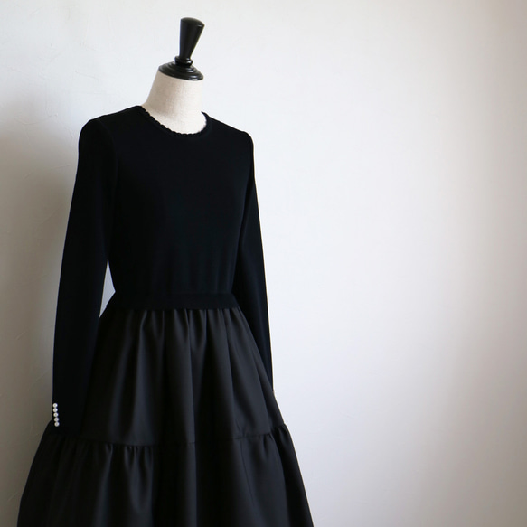[售罄！ ] 塔夫綢裙長袖對接洋裝【黑x黑】 第5張的照片