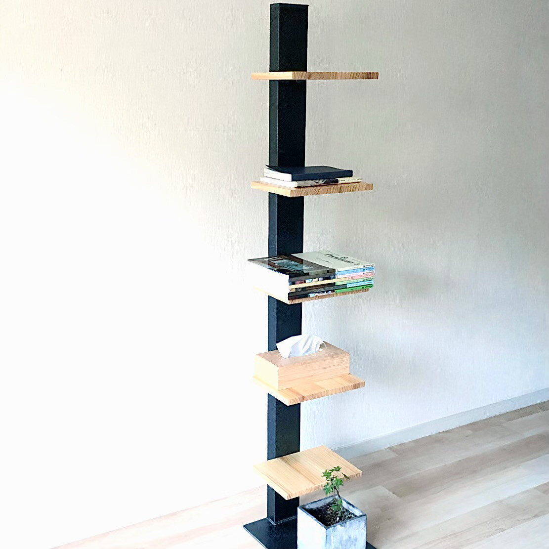 アイアン　天然木　ブックタワー　ブックスタンド　オブジェスタンド　モダン　飾り棚　シンプル　スタイリッシュ　隙間収納