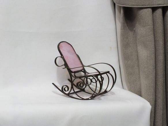 揺り椅子（ピンクのステンドグラス　手のひらサイズ） 12枚目の画像