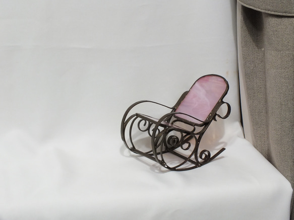 揺り椅子（ピンクのステンドグラス　手のひらサイズ） 7枚目の画像