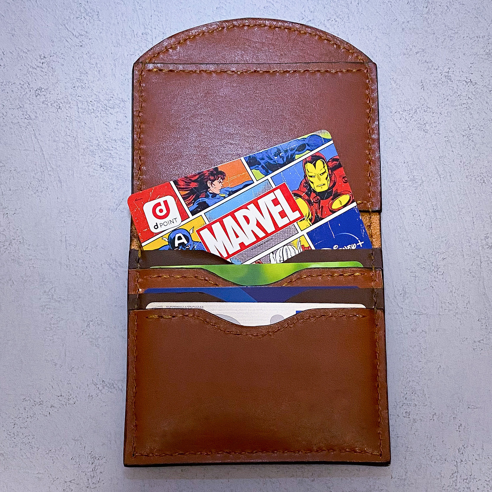 キャッシュレスのためのレザーカードケース　5枚＋α入ります