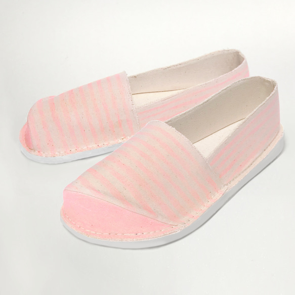 Pale Stripe Canvas Shoes 第2張的照片