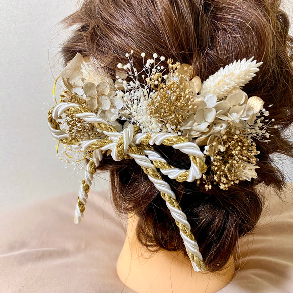 ドライフラワー髪飾り ヘッドパーツ 成人式 卒業式 結婚式 前撮り 白 振袖ヘア 袴ヘア ウェディング 1枚目の画像