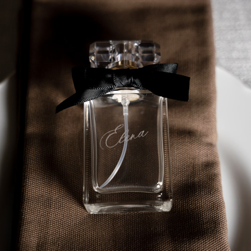 名入れ彫刻】席札にも♪ ミニ香水ボトル その他オーダーメイド Eleven