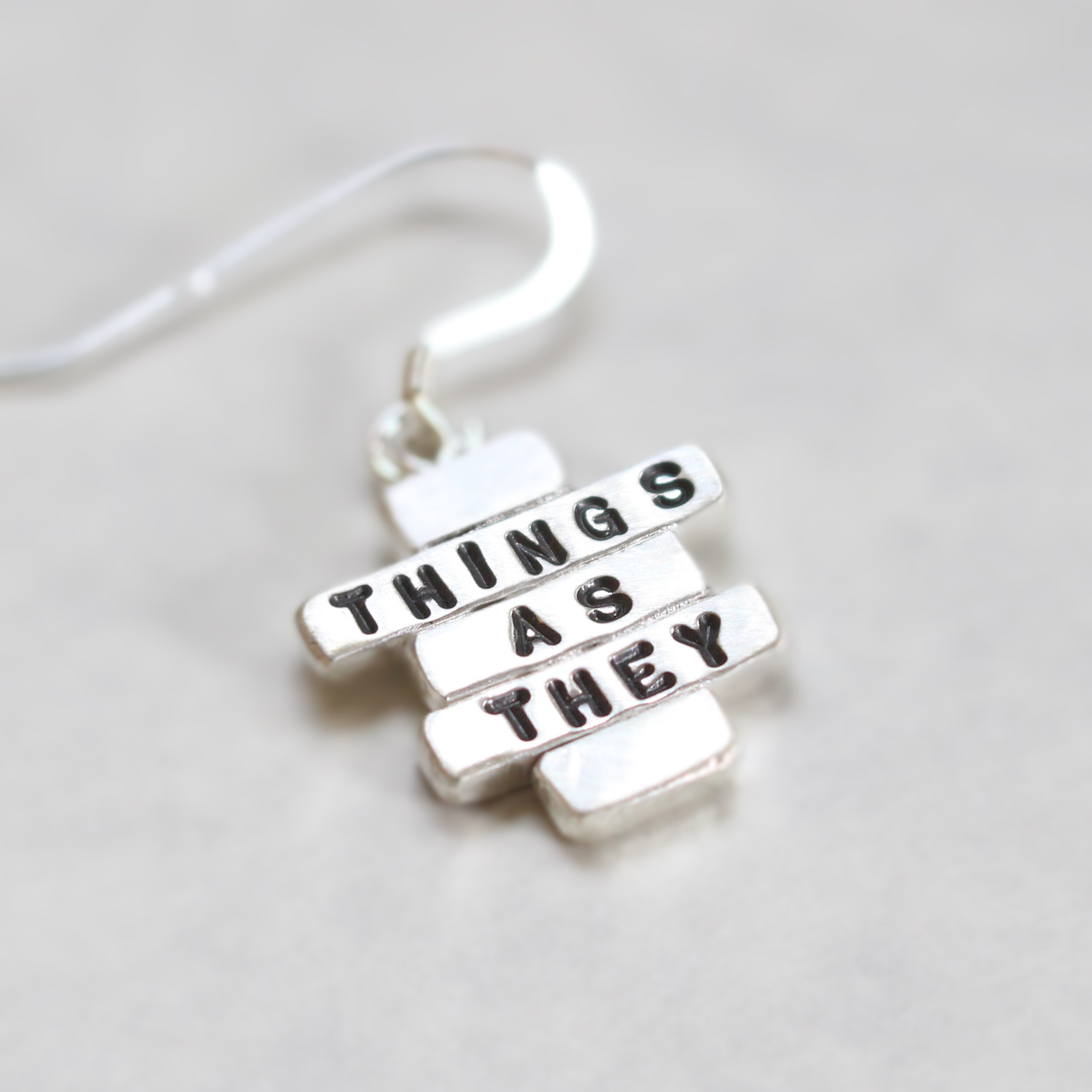 【Things as they】物事をありのままに / メッセージ刻印シルバーフックピアス / 銀に願いを