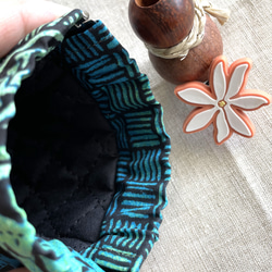 ふわふわ　メガネケース　ペンケース　小物入れ　使いやすいバネ口　ハワイアン　キルティング　カヒコ　タパ　紫　パープル 4枚目の画像