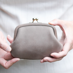 送料無料 Waxing Leather 小さい財布 ミニマム 革巻き がま口 ミニ財布 口金 ガマ口 グレージュ 3枚目の画像