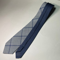 【受注製作】イギリス　イタリア　バイカラー　プレゼント　ギフト【別途】名入れ　メッセージ　イニシャル　刺繍　ネクタイ 1枚目の画像