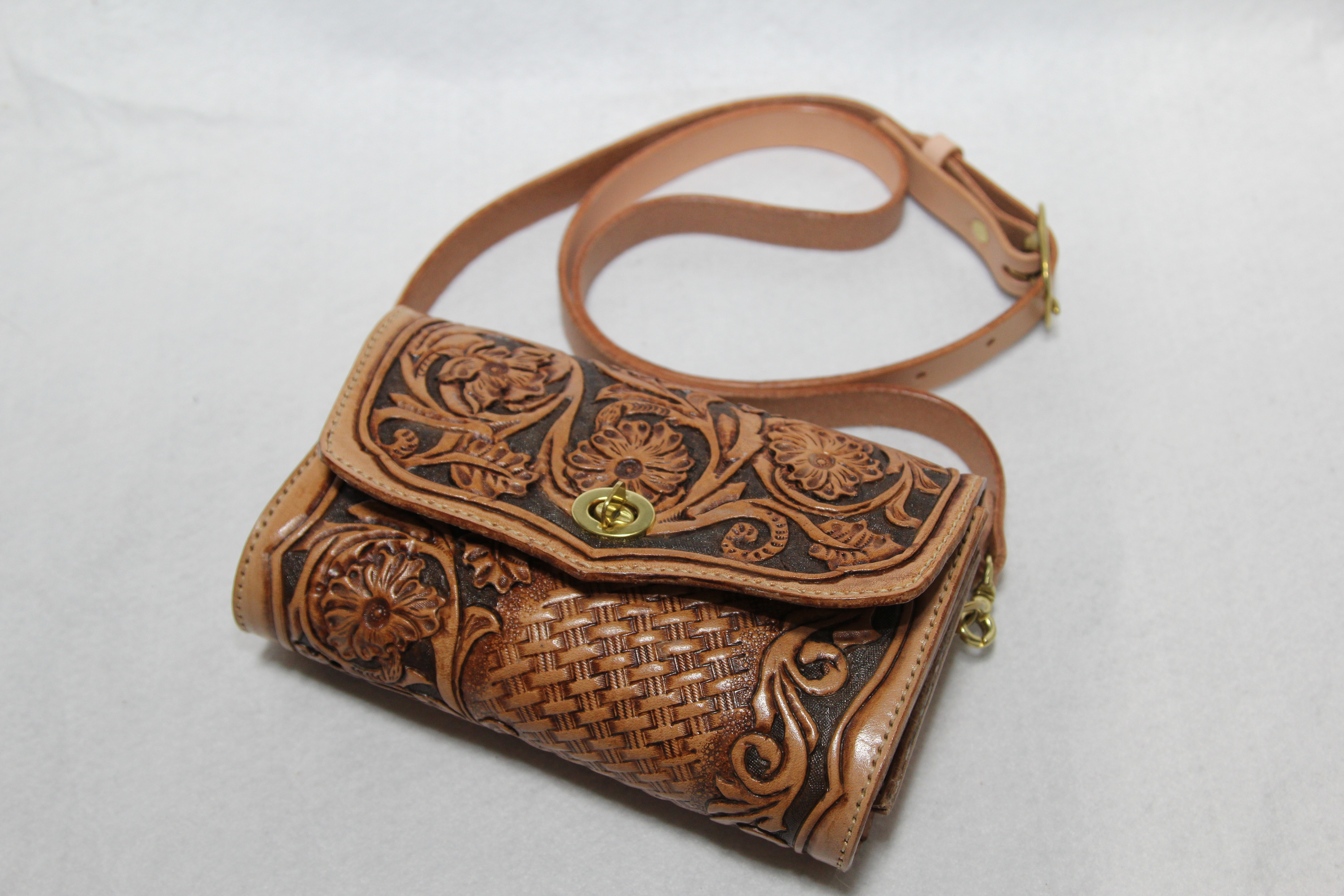 栃木レザー ショルダースマホウォレット (9色) 24,000円