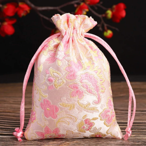 いちご柄巾着袋 収納袋 小物入れ お菓子入れ ナプキン入れ