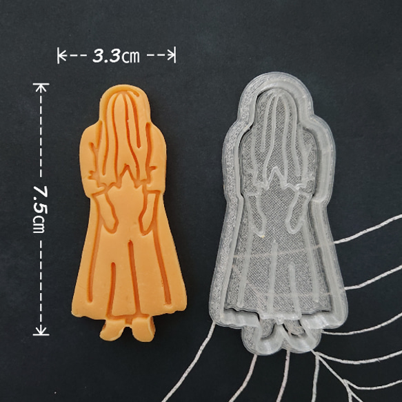 【クッキー型】ハロウィン 幽霊 髪の長い白い服の女 2枚目の画像