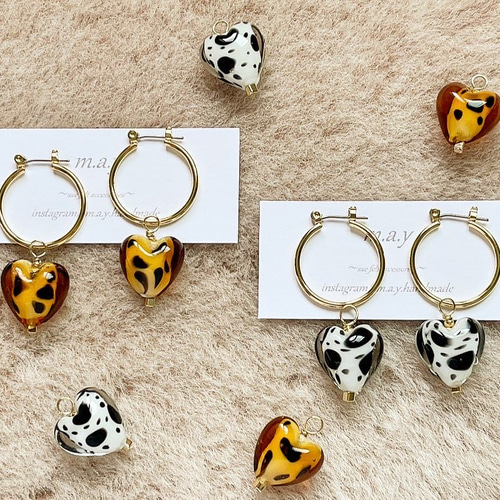 レオパード柄orダルメシアン柄/ガラスハートピアス《高品質チタンでの 