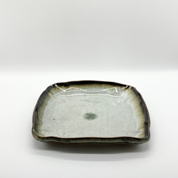 白い角皿　　　　【中皿　皿　取皿　窯元　和 陶器　白　グリーン】 2枚目の画像