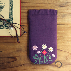 【受注製作】手刺繍の眼鏡ケース『秋桜』 1枚目の画像