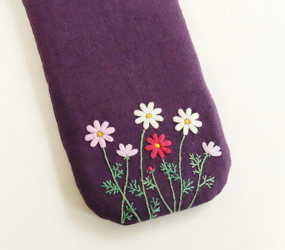 【受注製作】手刺繍の眼鏡ケース『秋桜』 2枚目の画像