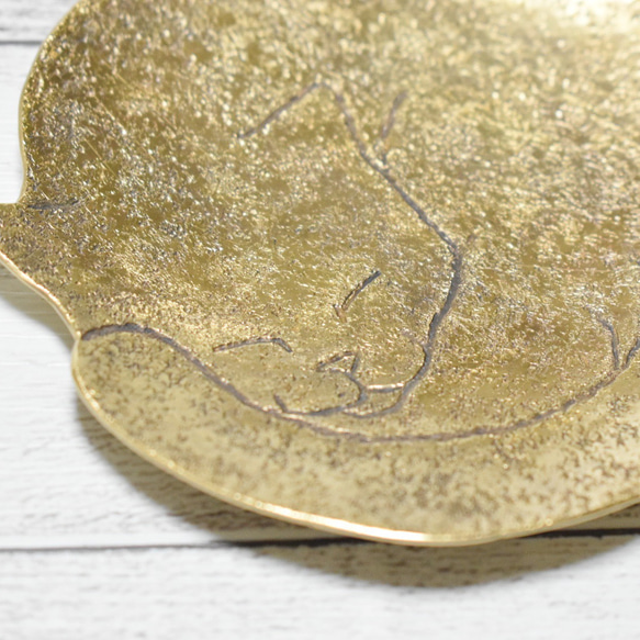 真鍮 丸まった猫ちゃんの小皿 【アンティーク風豆皿】 10枚目の画像