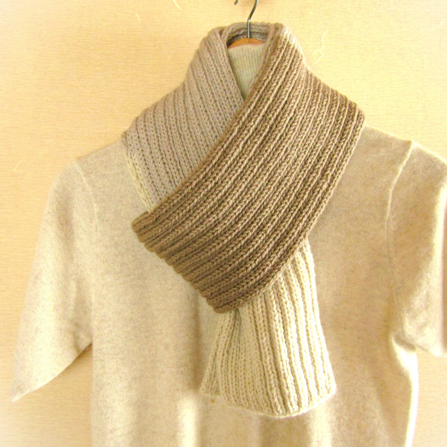 ❁手編み❁３色メリノウールマフラー(ベージュ系)