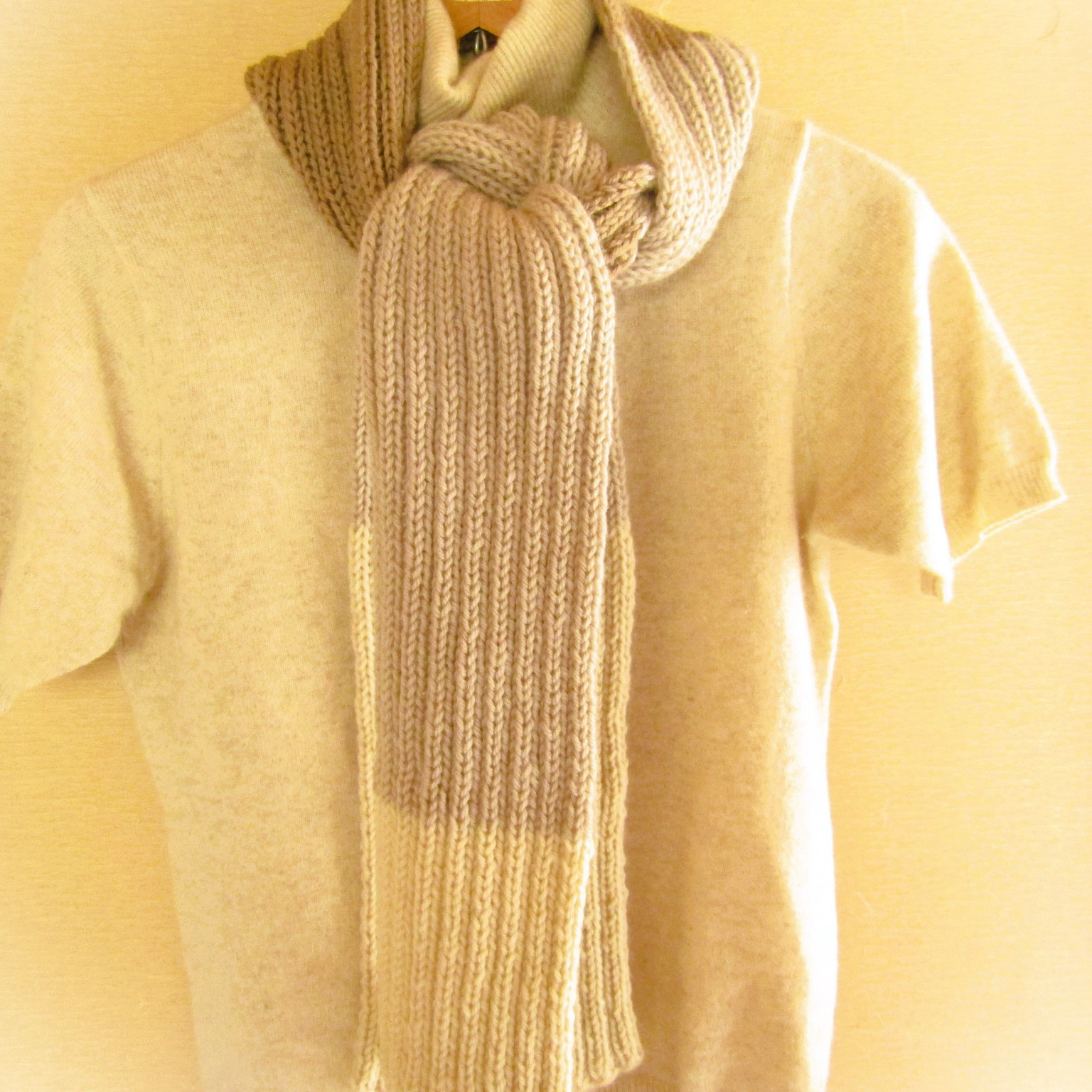 ❁手編み❁３色メリノウールマフラー(ベージュ系)