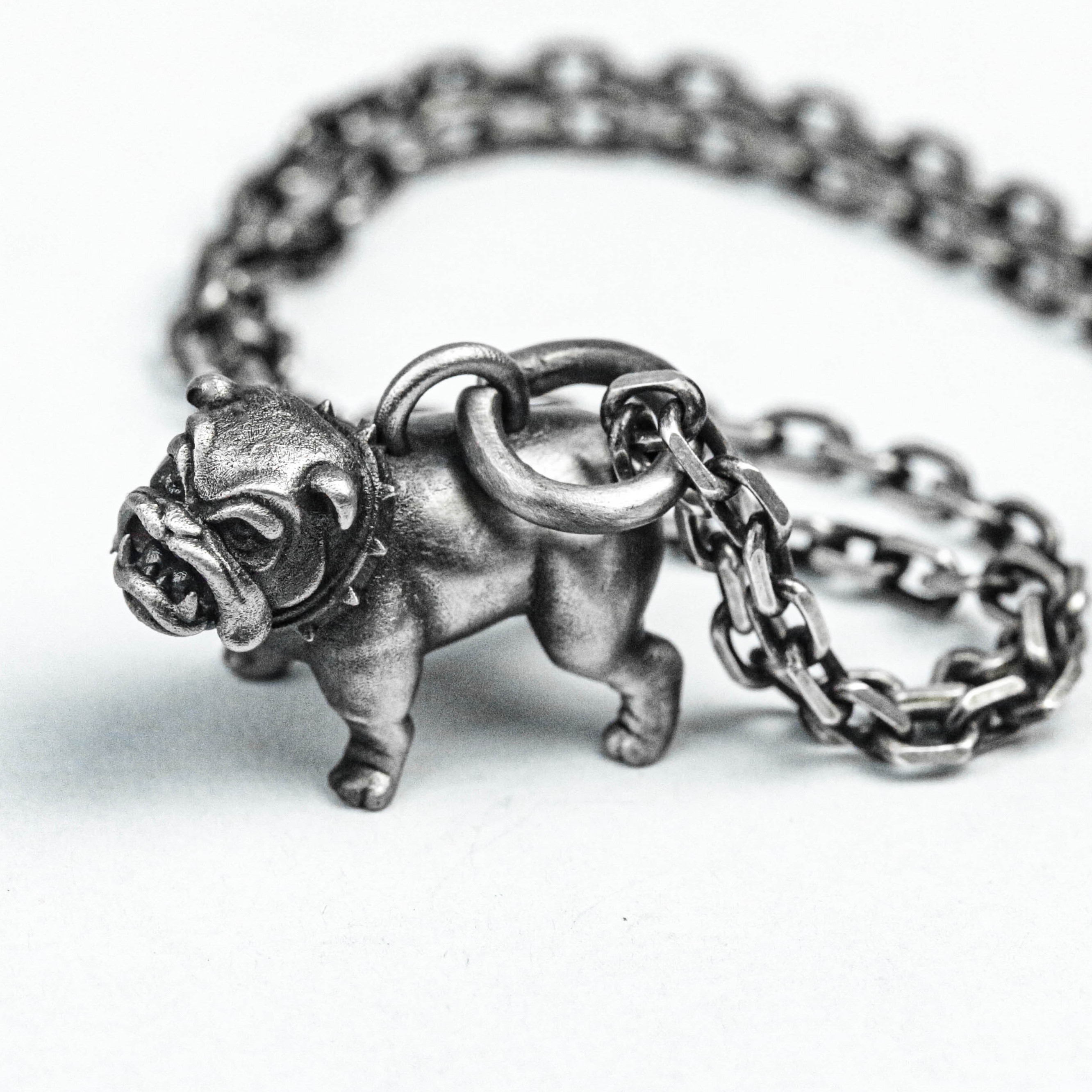 ブルドッグ シルバー ペンダント、ブルドッグのかわいい動物ペンダント、立体的なシルバー ペンダント - 手作り